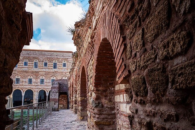 Istanbul Ancient Monasteries Full-Day Tour with Lunch - How lunch fits into the Constantinople story