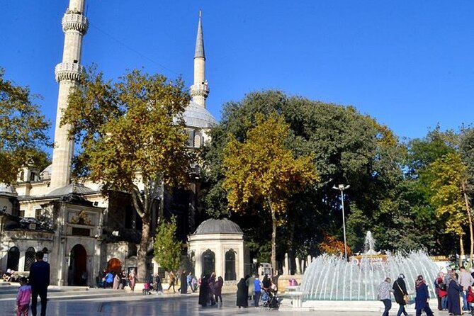 Istanbul Asia and Europe Tour By Bus And Bosphorus Cruise - Eyüp Sultan Mosque and the Lunch Break That Actually Feeds You
