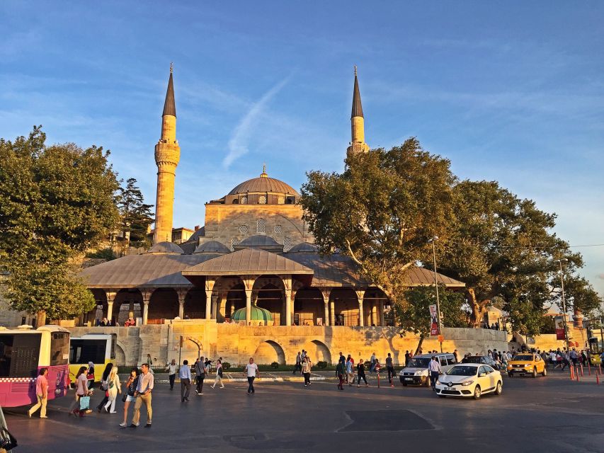 Istanbul: Asian Continent Highlights Walking Tour - Pace, private group style, and guide language support