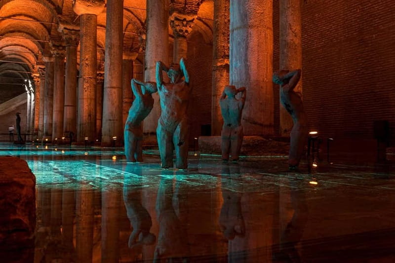 Istanbul: Basilica Cistern Small Group Tour with Tickets - Byzantine water engineering, translated into human language