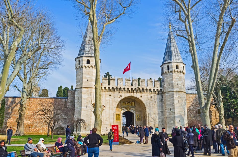 Istanbul: Blue Mosque, Hagia Sofia & Topkapi Palace Day Tour - Sultanahmet Square: The Fastest Way to Get Your Bearings