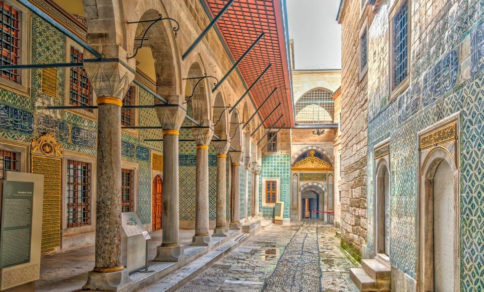 Istanbul: Blue Mosque, Hagia Sofia & Topkapi Palace Day Tour - Grand Bazaar: Browse, Bargain, and Don’t Rush Yourself