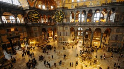 Istanbul: Blue Mosque, Hagia Sophia, & Basilica Cistern Tour - Meeting point and how the morning stays stress-free