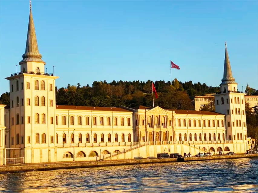 Istanbul: Bosphorus and Golden Horn Sunset Yacht Cruise - Comfort, motion, and photo reality on smaller boats