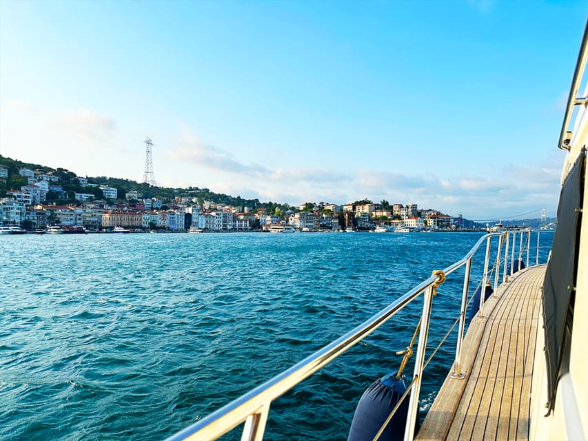 Istanbul: Bosphorus and Golden Horn Sunset Yacht Cruise - Meeting point and timing: Kabataş is easy, but the clock changes