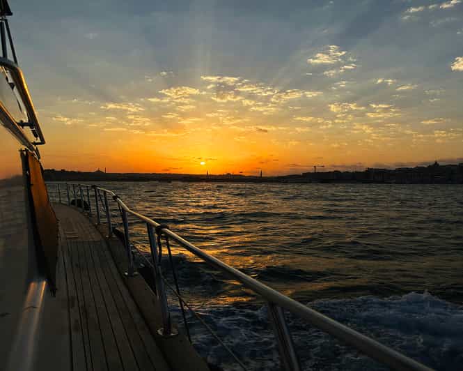 Istanbul: Bosphorus and Golden Horn Sunset Yacht Cruise - Route highlights: Kabataş, Dolmabahçe, Ortaköy, and the Bosphorus Bridge moment