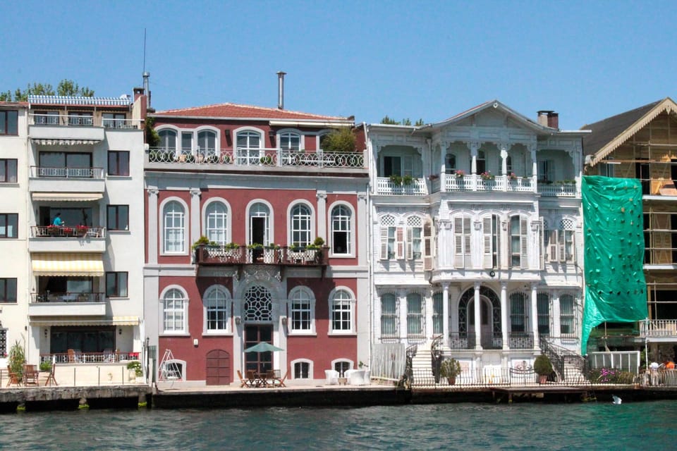 Istanbul: Bosphorus Boat Cruise - Dolmabahçe Palace Views: Big Architecture Without the Museum Lines