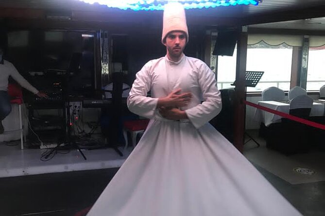 Istanbul Bosphorus Dinner Cruise and Turkish Night Show - The Big Idea: A Dinner Cruise That Does the City-Wide Night Stuff for You