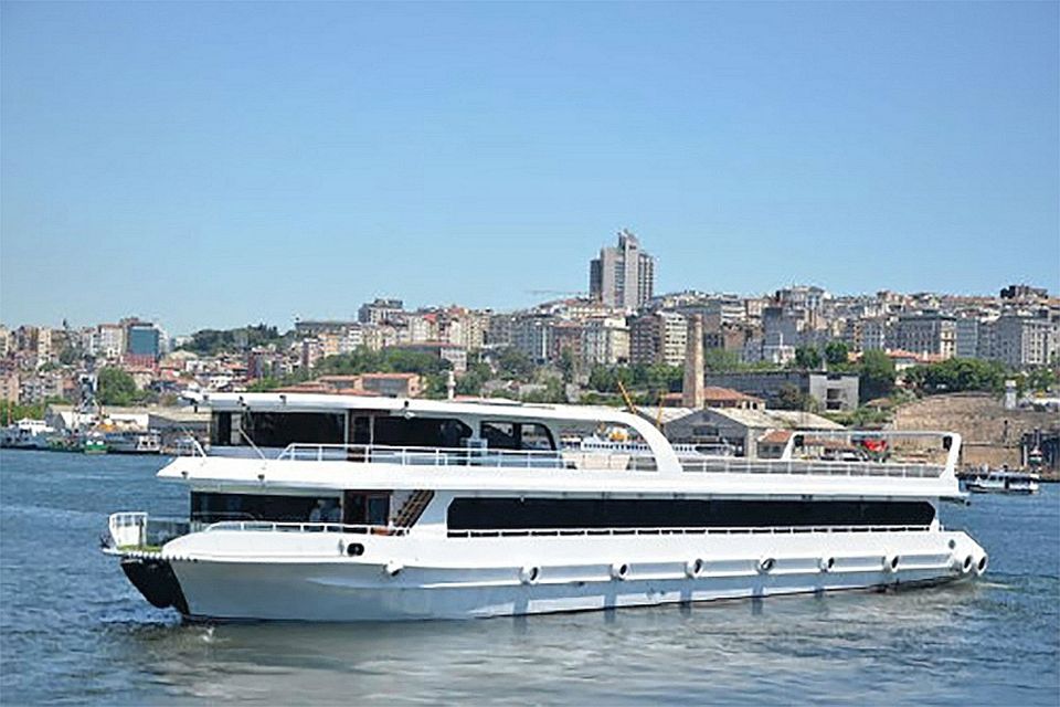 Istanbul Bosphorus Dinner Cruise &Entertainment hotel pickup - Entering the Night Scene: Why This Bosphorus Cruise Works