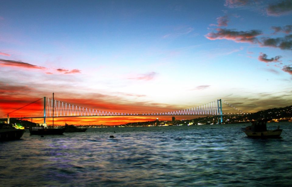 Istanbul Bosphorus Dinner Cruise &Entertainment hotel pickup - Seating and Crowd Reality: What You Might Feel Onboard