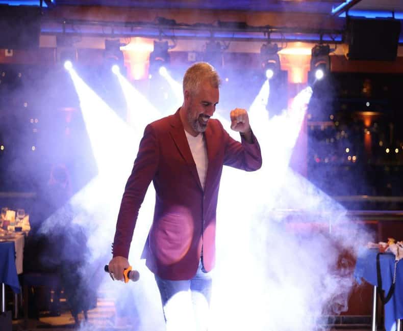 Istanbul Bosphorus Dinner Cruise Tour - Private Table - Live Music and Dance Shows: What the Entertainment Actually Feels Like