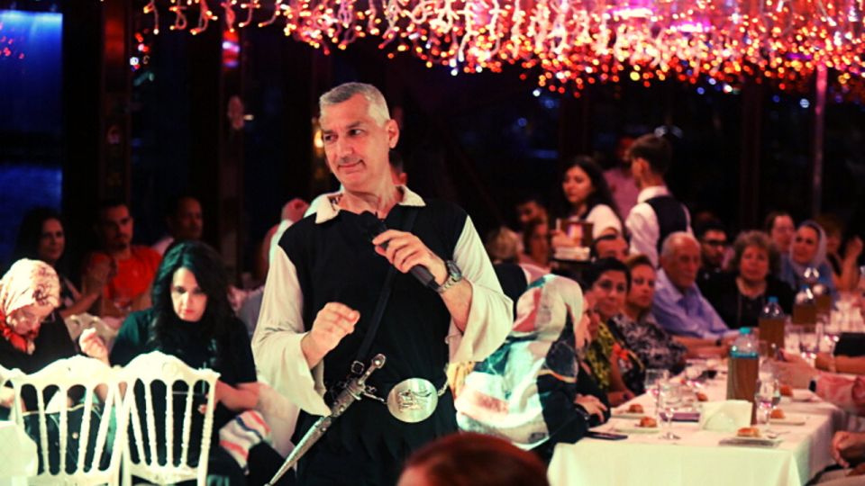 Istanbul: Bosphorus Dinner Cruise with Drinks & Turkish Show - Istanbul Sights From the Water: Palaces, Towers, and Fortresses at Night