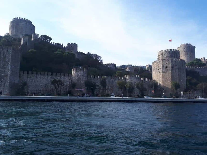 Istanbul: Bosphorus Lunch Cruise with Guide - Lunch on Board: What’s Included, and What to Watch