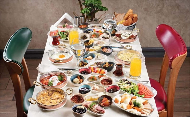 Istanbul: Bosphorus Morning Cruise with Breakfast - Boarding at Kabataş: Finding the Pier and SULTANIA Without Stress