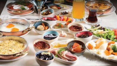 Istanbul: Bosphorus Morning Cruise with Breakfast - Turkish Breakfast on Board: What You Should Expect to Taste