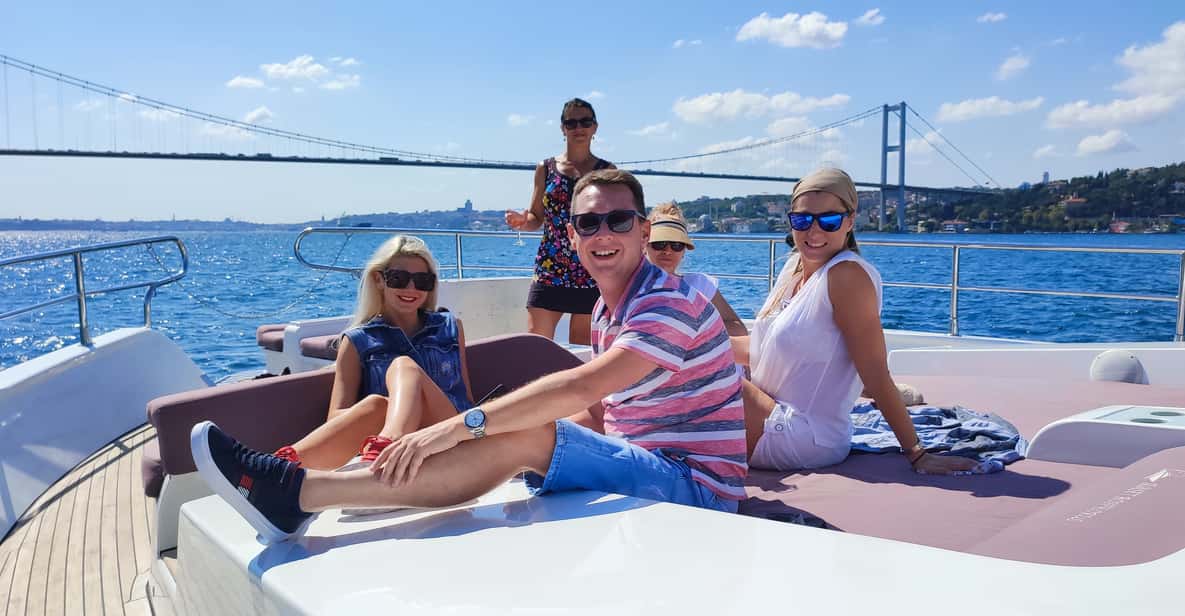 Istanbul: Bosphorus Strait and Black Sea Lunch Cruise - The Lunch: Two Courses While the City Slides By
