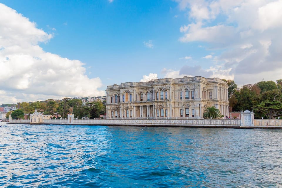 Istanbul: Bosphorus Strait Sightseeing Cruise & Audio Guide - Emirgan Park and the European Shore: Where the Views Feel Slower