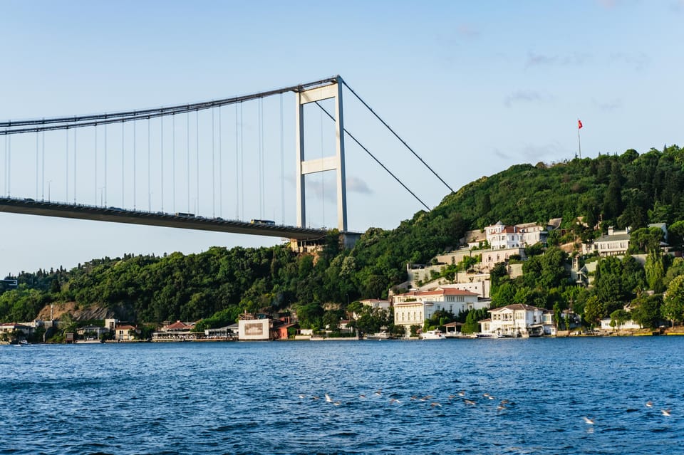 Istanbul: Bosphorus Sunset Cruise on a Luxury Yacht - Çırağan Palace and Ortaköy Mosque: two styles, one sunset palette