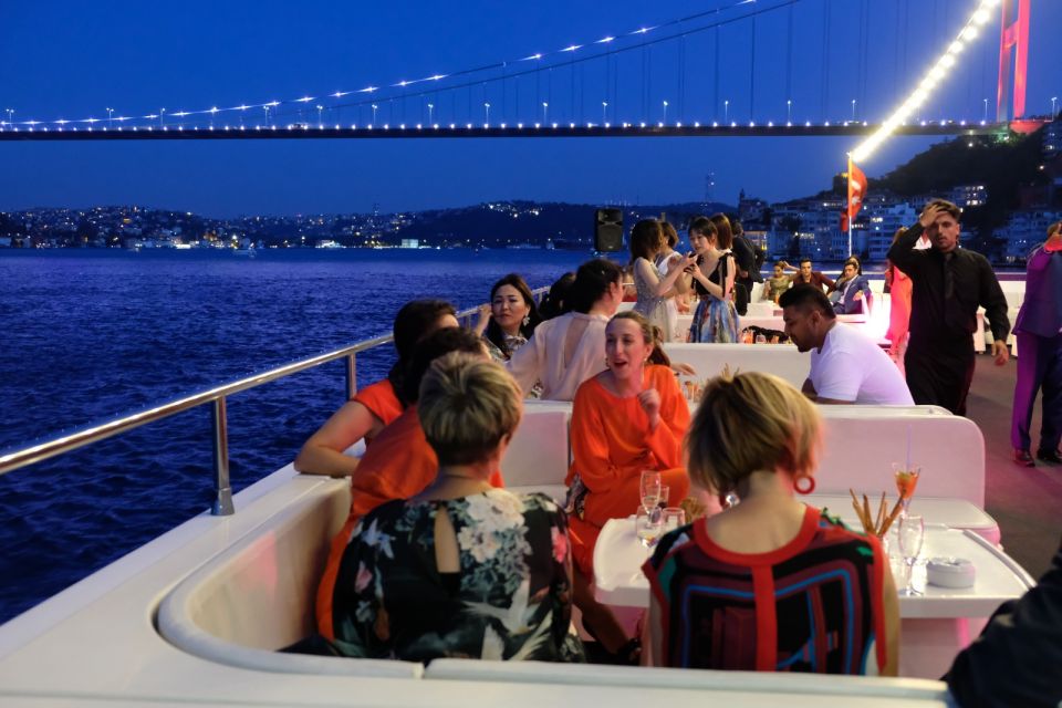 Istanbul: Bosphorus Sunset Cruise with Dinner - Why a Bosphorus sunset cruise is such an Istanbul shortcut