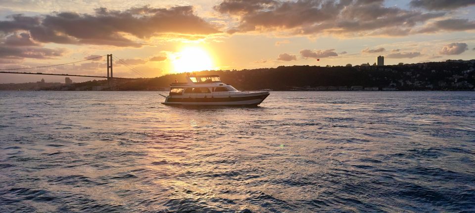 Istanbul: Bosphorus Sunset Cruise with Snacks and Wine - Bosphorus Bridge, Fatih Sultan Mehmet Bridge, and Rumeli Fortress: Where the View Gets Dramatic