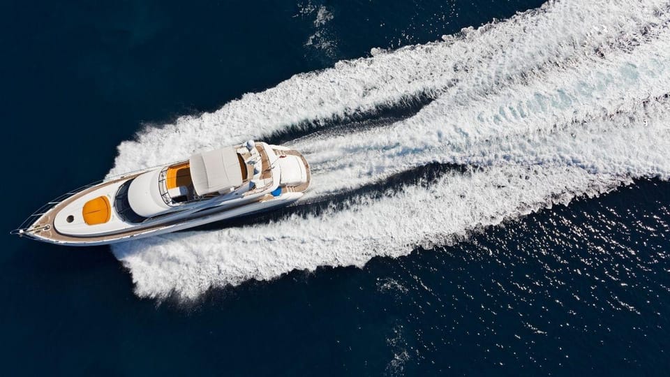 Istanbul: Bosphorus Yacht Cruise - Besiktas and Beyoğlu: the coast as a living map