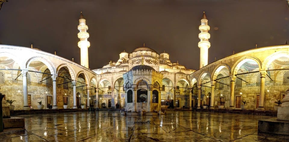 Istanbul City Sightseeing Tour & Turkish Dinner & Show - Grand Bazaar timing: how the leisure window and closures affect your day