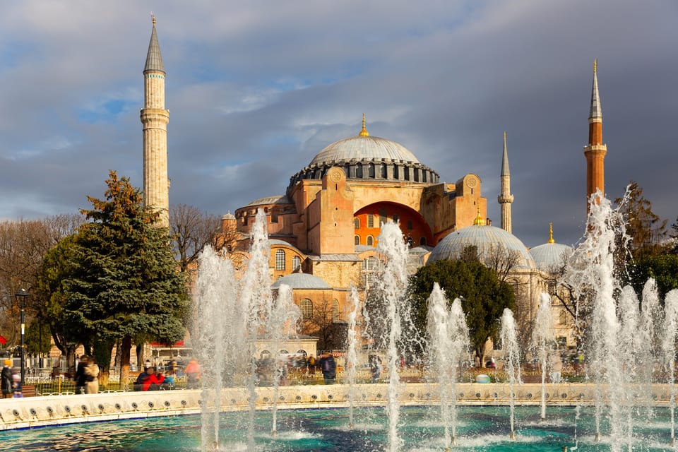 Istanbul City Walk: Blue Mosque, Hippodrome & Hagia Sophia - Making the most of a 2-hour Old Town loop