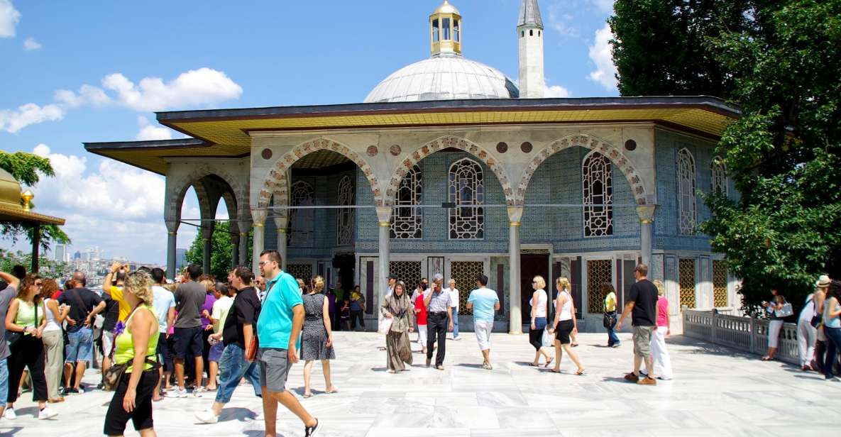 Istanbul City Walk: Blue Mosque, Old Town & Hippodrome - Hippodrome of Constantinople: Chariot-Race Energy, Still in the Stone