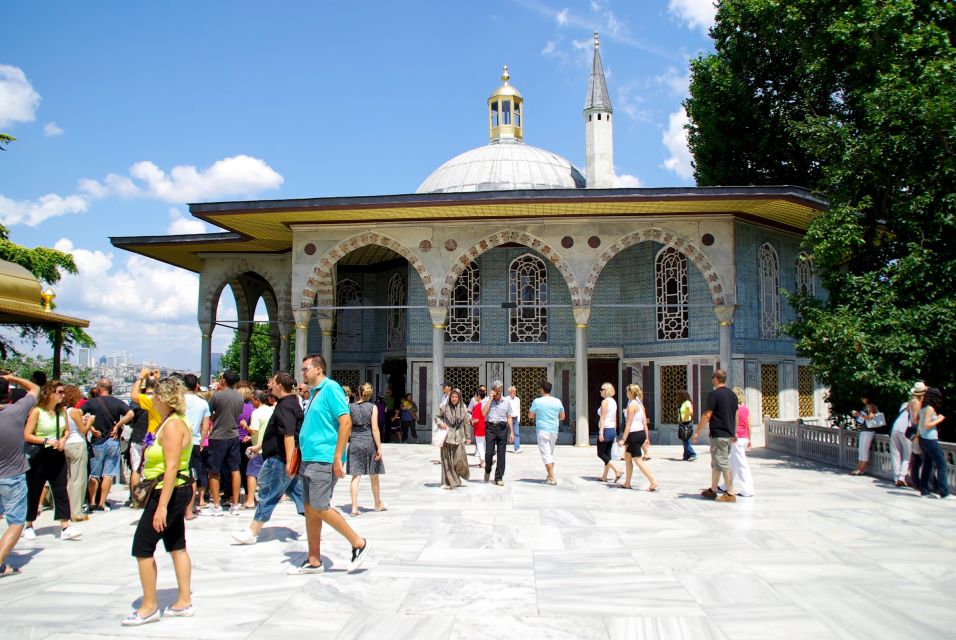 Istanbul City Walk: Blue Mosque, Old Town & Hippodrome - Sultan Ahmed Mosque (Blue Mosque): Tiles, Minarets, and Everyday Meaning