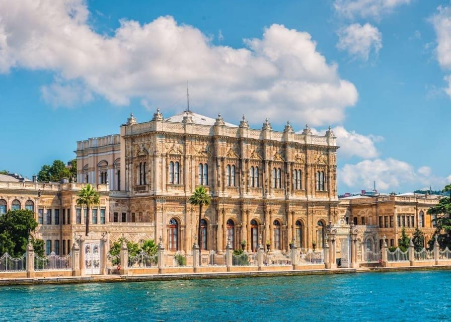 Istanbul Combo: Topkapi Palace & Dolmabahce Palace - Meeting point at Topkapi: the white-flag trick