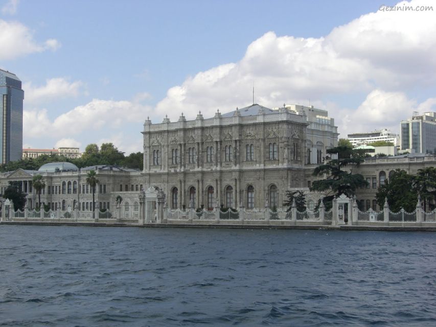 Istanbul: Dolmabahçe Palace and Uskudar Guided Tour - Hotel pickup and the Bosphorus Bridge landmark you’ll remember