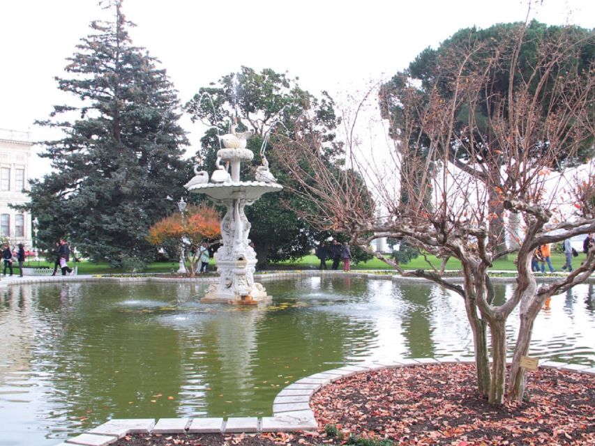 Istanbul: Dolmabahçe Palace and Uskudar Guided Tour - The oldest coffee shop in Istanbul stop: a practical break