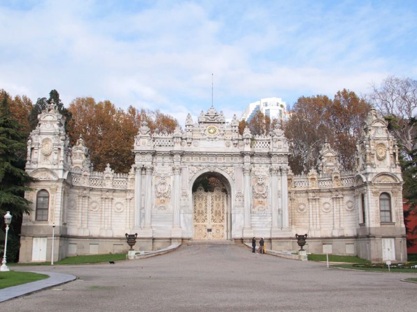 Istanbul: Dolmabahçe Palace and Uskudar Guided Tour - Entering Dolmabahçe Palace: French-Turkish design turned up to 11