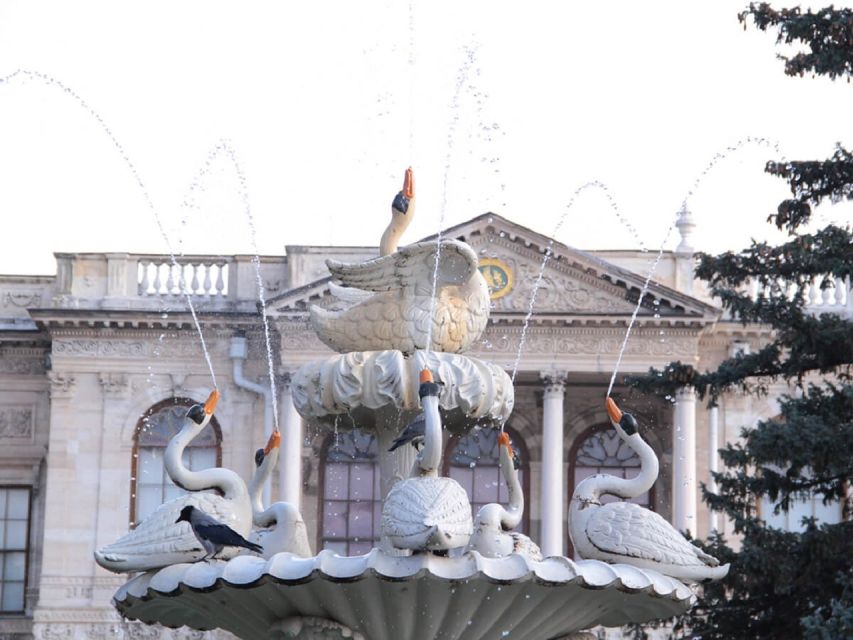 Istanbul: Dolmabahçe Palace and Uskudar Guided Tour - Bosphorus views: why the setting helps the architecture