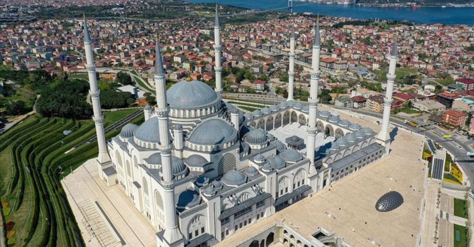Istanbul: Europe and Asia Tour By Bus And Bosphorus Cruise - Lunch on the water: grilled kebab, then the shift to Europe