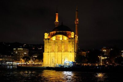 Istanbul Evening Sightseeing and Food Tasting Tour - Taksim Square After Dark: The Monument and the People-Watching