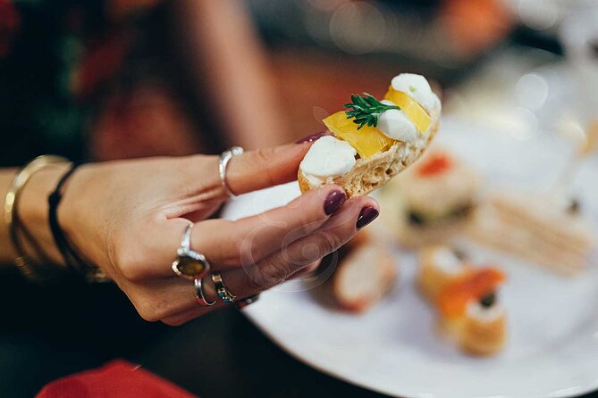 Istanbul Fine Dining Afternoon in 3 Historic Venues Private Tour - A 4-hour Istanbul walking plan for food and sights
