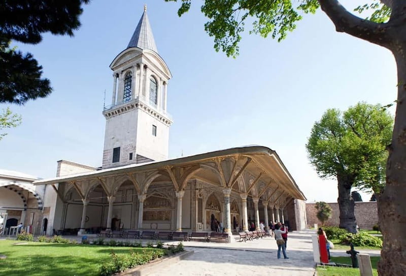 Istanbul: Full Day Private Guided Tour for Iconic Landmarks - Hagia Sophia: scale, layers, and what to notice