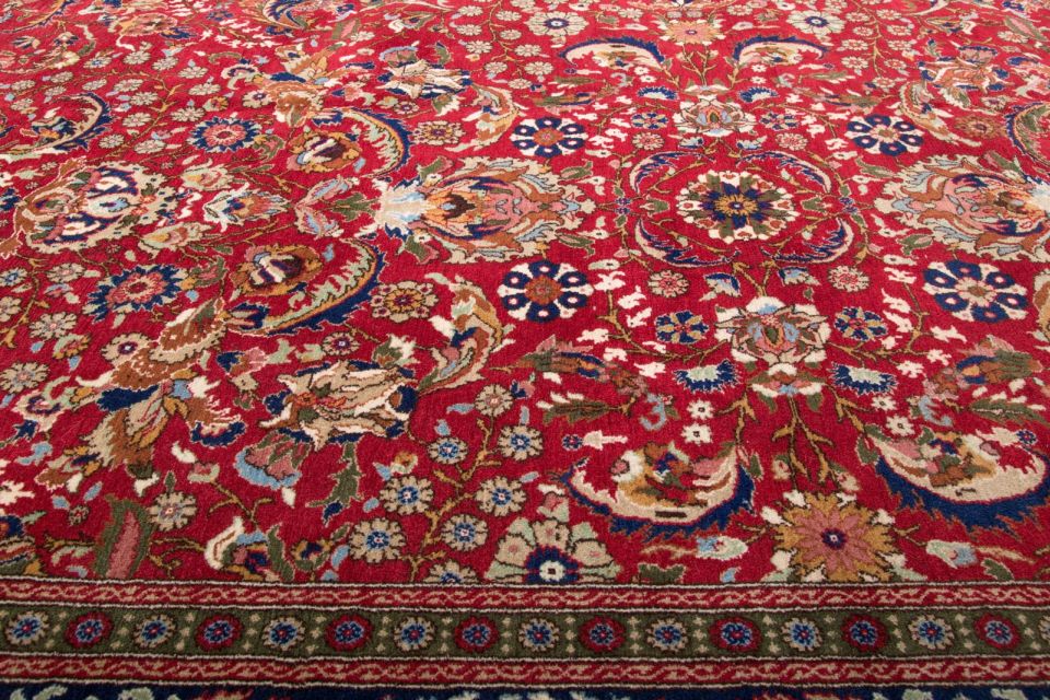 Istanbul: Guided Shopping Trip with Turkish Coffee Tasting - Where you meet and how the tour stays easy to follow