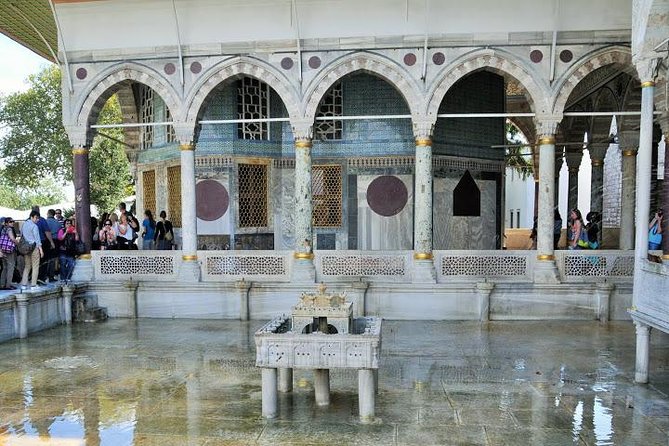 Istanbul Guided Tour Hagia Sophia, Topkapi, Cistern with Tickets - Stop 4: Topkapi Palace Priority Entry and Guided Highlights