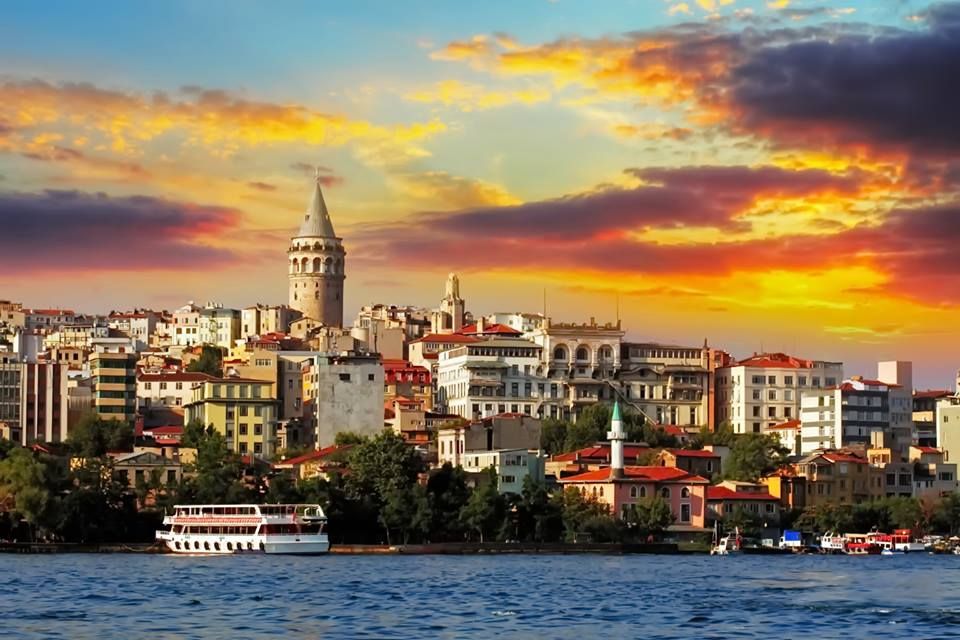 Istanbul: Half-Day Cruise and Cable Car to Pierre Loti Hill - Golden Horn Bus Stretch: City Walls and St Stephen’s Church