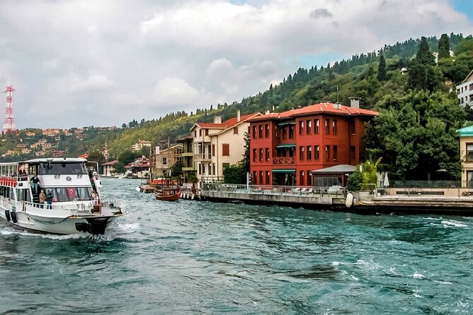 Istanbul Highlights Bosphorus Stops 1 +2 (Europe + Asia) - Misir Çarşısı (Spice Market): short time, big sensory payoff