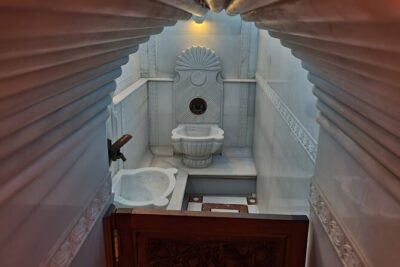 Istanbul : Historical Turkish Bath Experience in Old City - Location and meeting point: the part that saves time