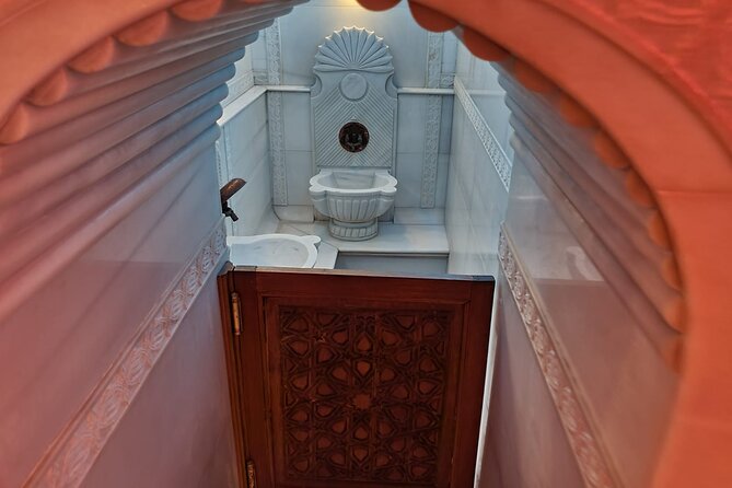 Istanbul : Historical Turkish Bath Experience in Old City - Clay mask: what it’s for and what it feels like
