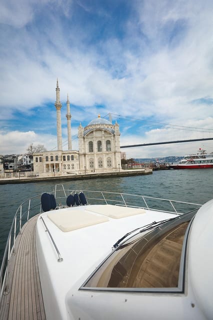 Istanbul: Luxury Yacht Tour at Sunset w Snacks - How long is it really? Timing your evening