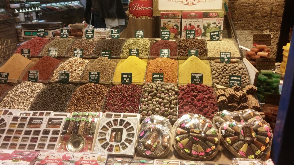 Istanbul: Morning Bosphorus Boat Tour with Spice Bazaar - Key highlights at a glance