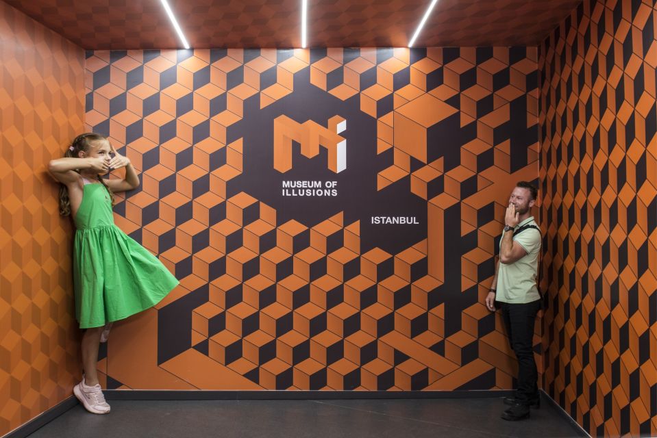 Istanbul: Museum of Illusions Ticket - Family-Friendly Fun in an Animated Neighborhood