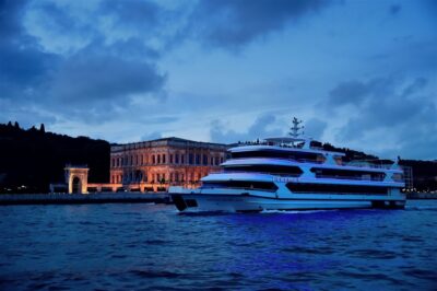 Istanbul: New Year's Eve Cruise Between Two Continents - From hotel pickup to midnight toast: how the 5 hours usually feel