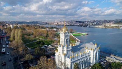 Istanbul: Old City And Bosphorus Bus Tour with Lunch - Suleymaniye Mosque starts the story in a big way