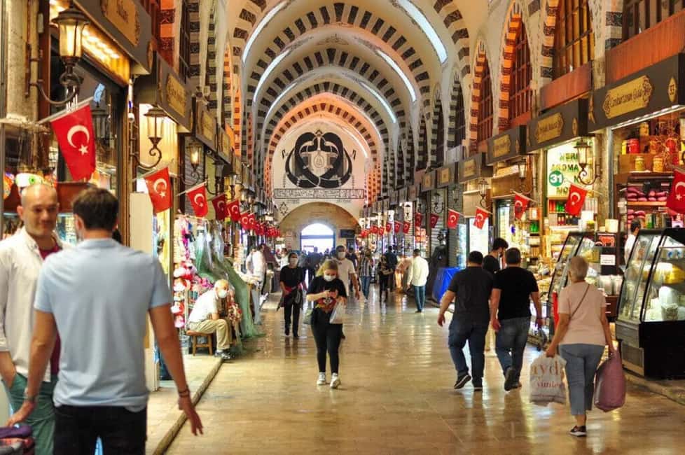 Istanbul: Old City And Bosphorus Bus Tour with Lunch - Spice Bazaar: quick, guided, and better with a game plan